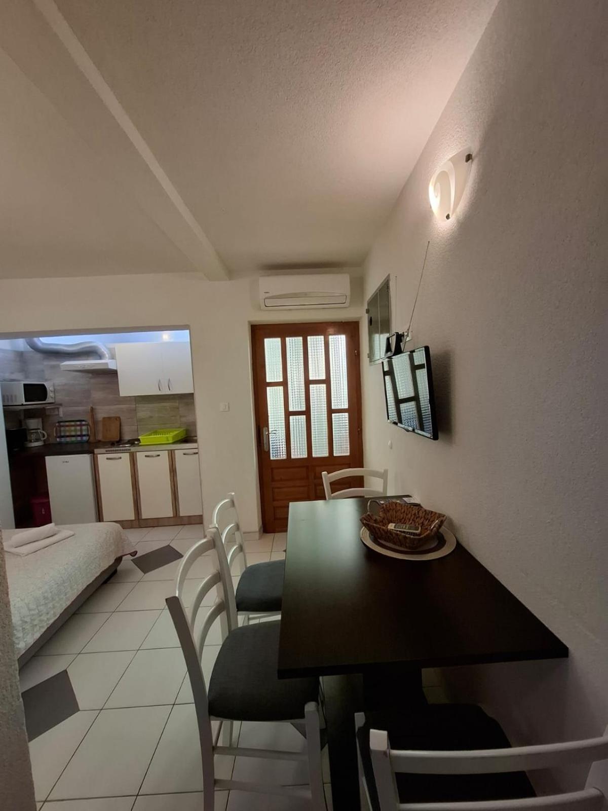 Apartmani Luka Baška Voda Exteriör bild