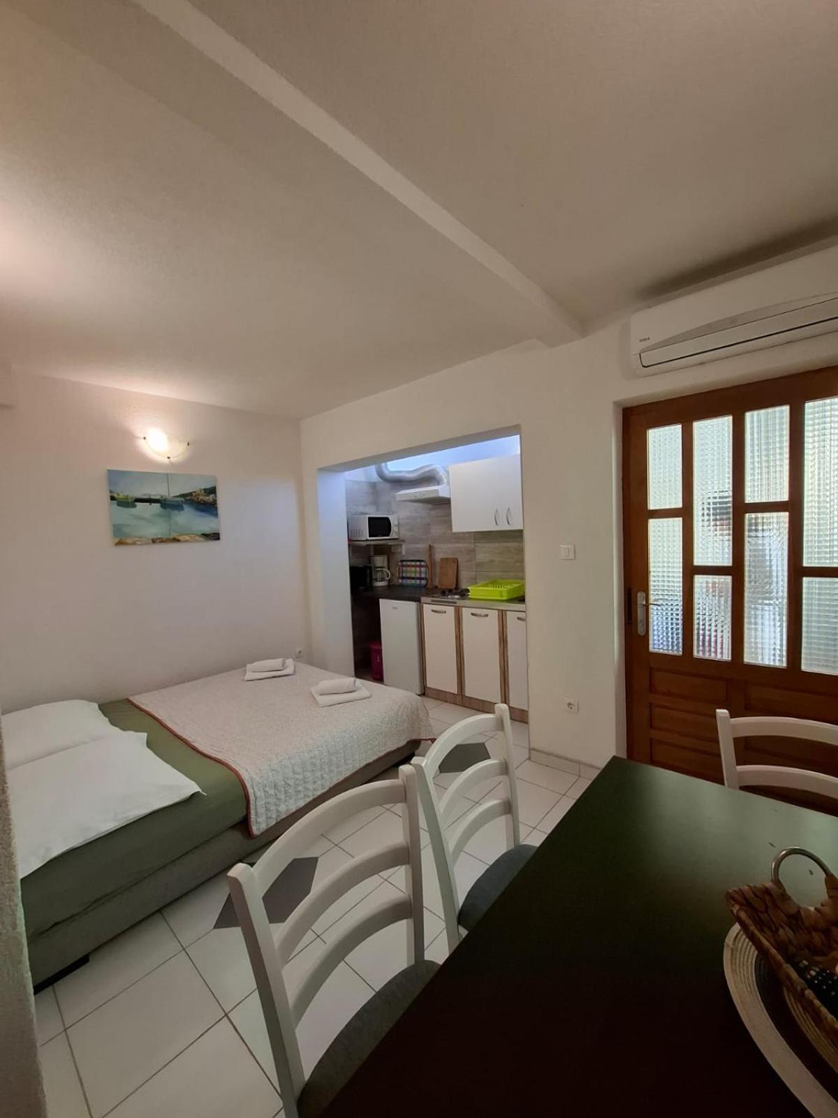 Apartmani Luka Baška Voda Exteriör bild