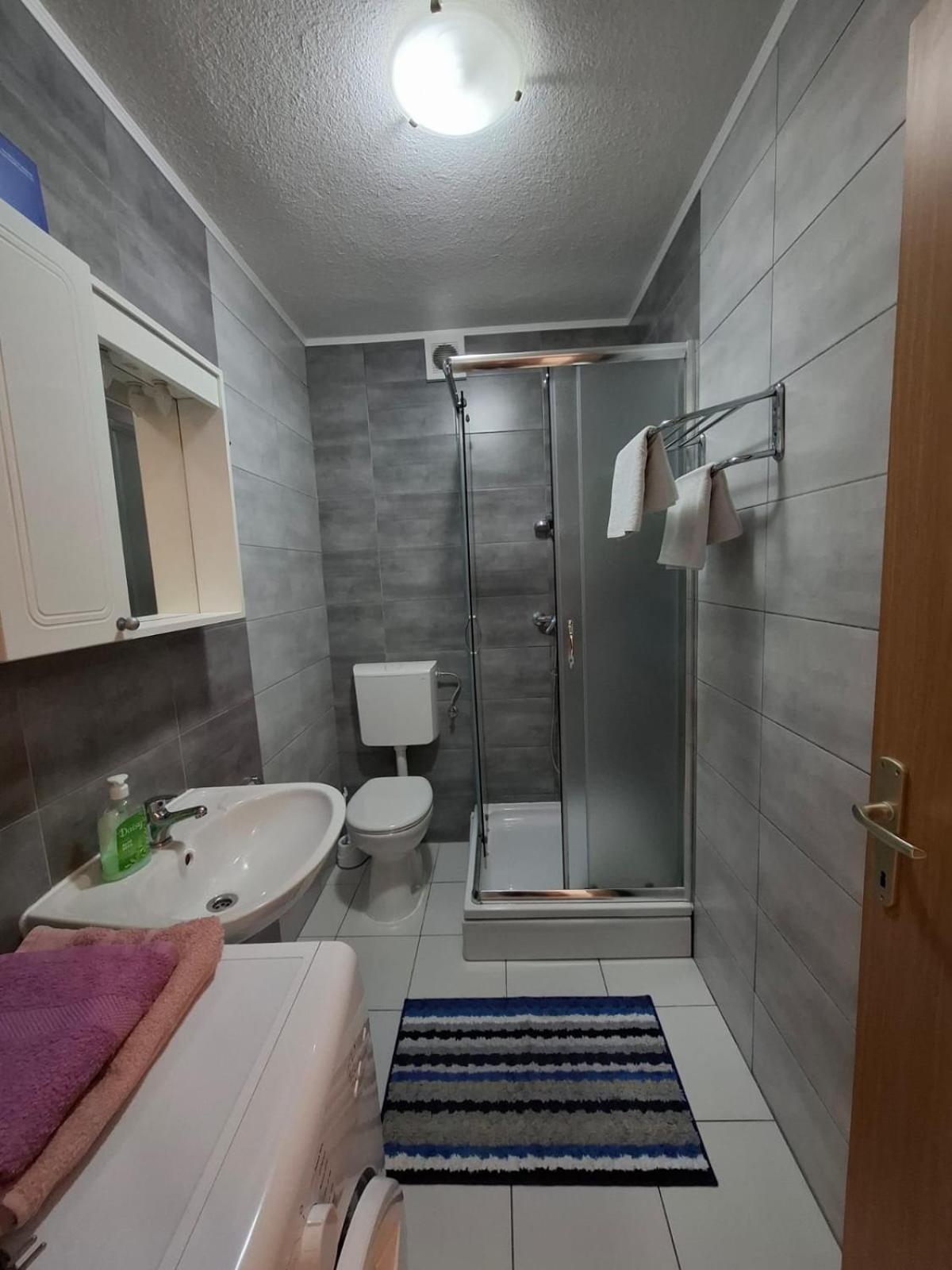 Apartmani Luka Baška Voda Exteriör bild