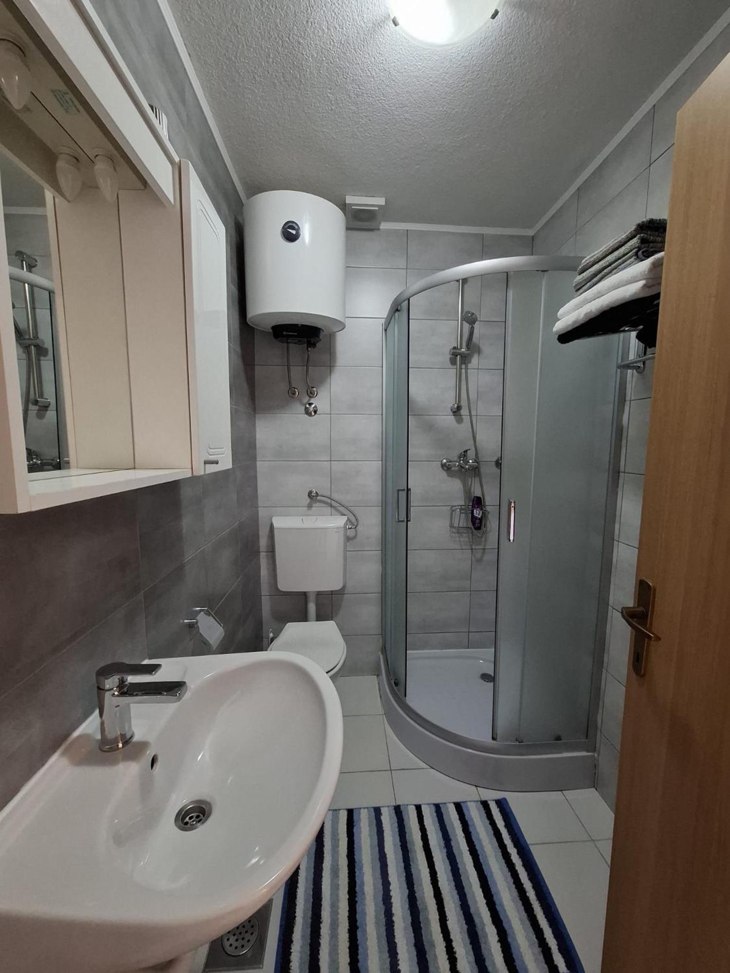 Apartmani Luka Baška Voda Exteriör bild